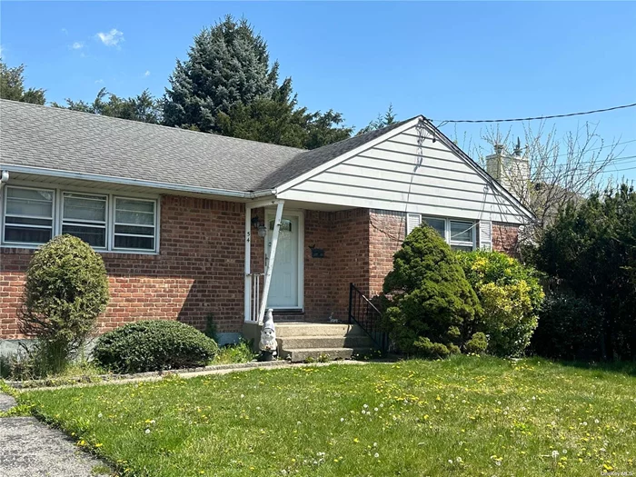 3 Bedroom 1 Bath Ranch Home in the Heart of Bethpage. Close to LIRR and Shopping.