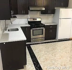 Sunny and Bright 3 Bedrooms and 2 Full Baths Apartment in the Heart of Whitestone. Updated Open Kitchen with Granite Countertop and Stainless Steel Appliances. Updated Bathrooms. Hardwood Floor Thought-out. A Must See