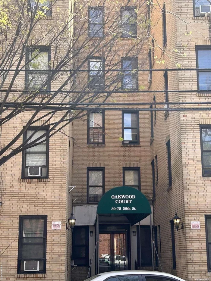 Great location. Large one bedroom co-op apartment. Hardwood floors, eff type kitchen. Very well-maintained building with a perfect location in the heart of Woodside with easy access to shopping, library, #7 train, buses, restaurants, school and library. Thiis building features an elevator and laundry room.