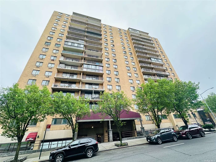 Location! Convenience To M R Subway Subway Station, Costco, Queens Mall, Luxury. 24 Hrs Doorman Building, 2Br, 2 Full Bath, Large Lr/Dr, Eik, Washer/Dryer Hardwood Floor In The Unit. Located at 16 Floor With Stunning Skyline City View. Must See!