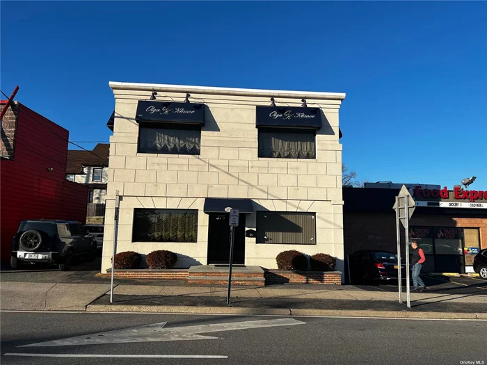 Commercial investment property for sale. Great location on Jericho Turnpike where it intersects with South Oyster May Road and Jackson Ave. Property will be delivered occupied with 2 reliable tenants.