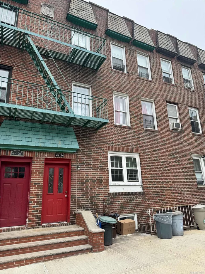 6 Family residential building. Located just a short walk to the #7 train. Just minutes from Midtown. Gross income of over 114K with a Net of over 75K. This is a rent stabilized building. Call for details and to schedule a private showing.