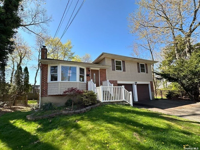 Split Level Style Home. This Home Features 3 Bedrooms, 1.5 Baths,  Dining Room, Eat In Kitchen & 2 Car Garage. Centrally Located To All. Don&rsquo;t Miss This Opportunity!