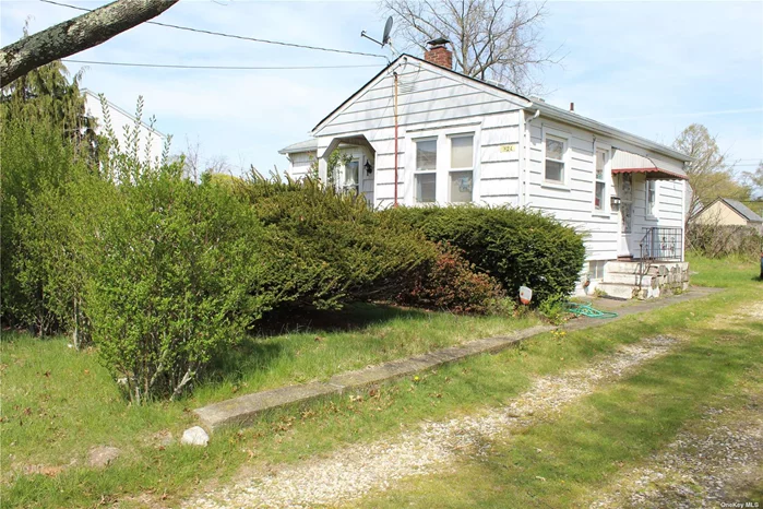 Welcome to this handyman special! Fantastic opportunity located in the heart of West Babylon with low taxes. Room to expand. This is your chance to make this cute little ranch your own! Will not last!