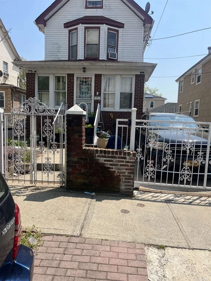 Fully detached single family colonial , private driveway , 3 bedroom , 2.5 bath,  living room , formal dinning room , foyer , tons of closet space , full finished basement & full finished walk up attic .