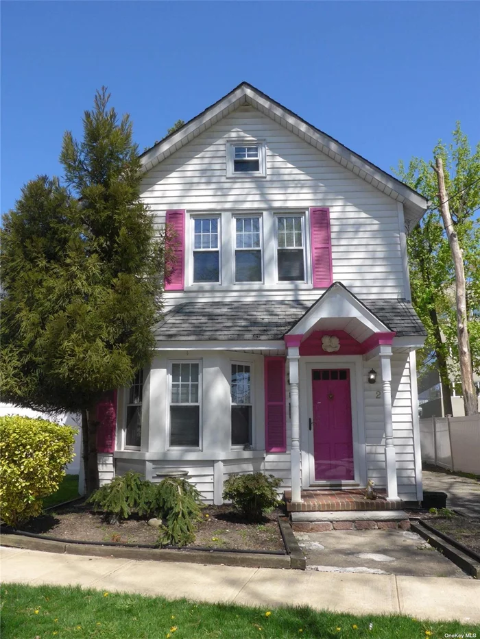 Many possibilities in the heart of the West Village. Great starter home or perfect for downsizing. Near LIRR, parks, schools, stores, & public transportation. Don&rsquo;t miss out!