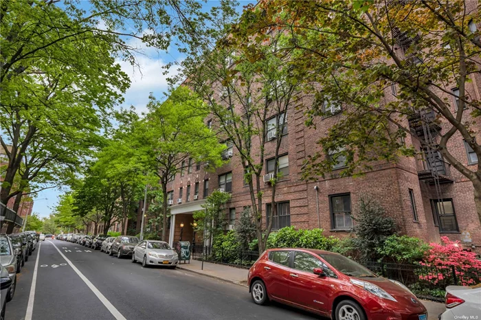 Beautiful 1 Bedroom Co-op in Jackson Heights, featuring 1 Bedroom, 1 Full Bathroom, Living & Dining Room and Kitchen. Pet-friendly, Storage, Laundry and bike rooms available to use. Just 2 blocks away from the subway station and the bus stops.