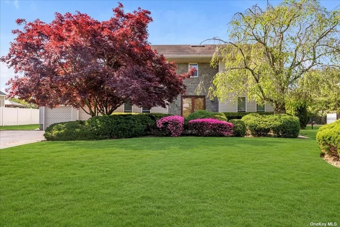 You cannot miss this Woodbury property with Syosset school; price to sell, has a ton of potential; quiet and peaceful location, on over a half-acre lot. Close proximity to Syosset train station and schools and shops;
