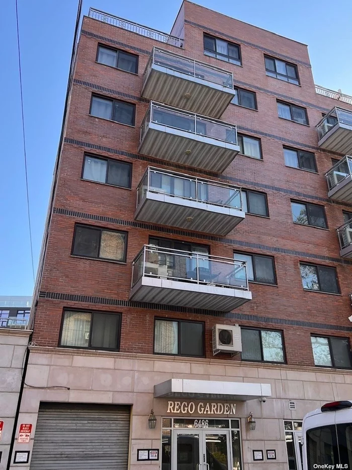 Great Great locatoin!!! walking to Shopping mall, Costco, Marshalls, Burlington, supermarkets and restaurants around, 2 stops to Forest Hills, around 35mins to Manhattan, Sunny and big living room, has balcony, washer, dryer in unit. still have 10 years tax abatement Quiet and nice area