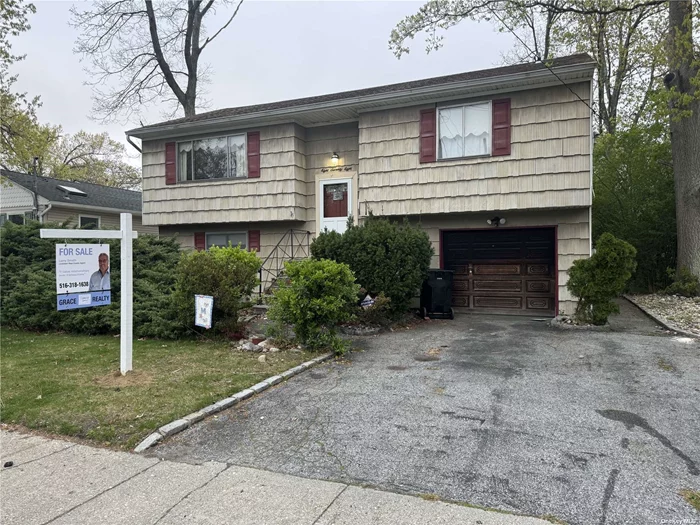 Welcome to this Hi Ranch In West Islip that is waiting for someone to remodel and make it their very own. Close to shopping, schools, public transportation, highways and parkways. Come see all the possibilities that you can do to make it your forever home. Being sold As Is.