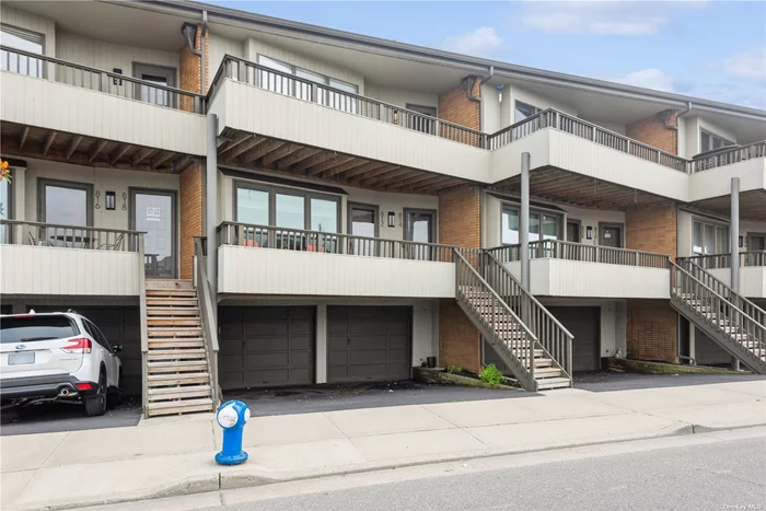 Welcome to the Leewood Townhouse. Enjoy coastal living. This 2 bedroom 2 Bathroom condo includes private laundry, garage and pool. Steps to Beach.