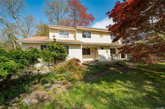 This 5 Bedroom 2.5 Bath Offers Spacious Rooms To Accommodate Many Needs. There Are Hardwood Floors Throughout. This Lovely Home Is Located In The Heart Of Smithtown On A Quiet Street Near All. Close To Train Station, Restaurants, Shopping. Smithtown School District. Don&rsquo;t Miss Out! This Won&rsquo;t Last!