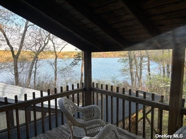 FULLY FURNISHED OR NOT! Beautiful private lake front apartment, 2 Large bedrooms, new whirlpool washer/dryer.