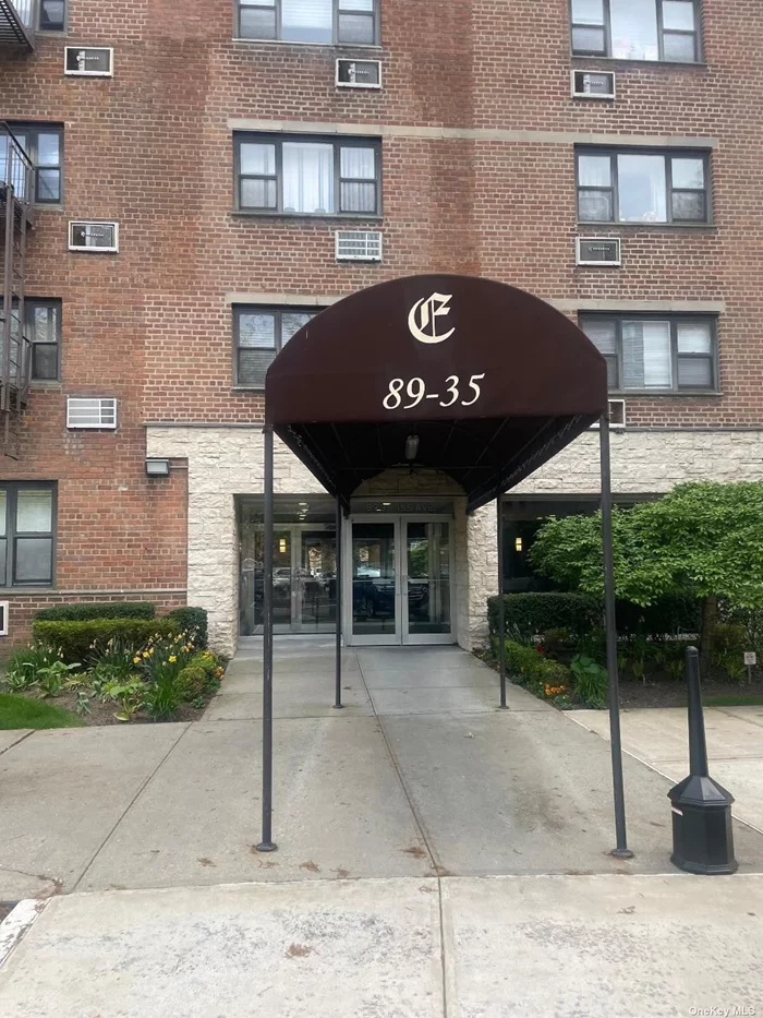 Lovely XLARGE One Bedroom Coop Featuring Formal Dining Area * Walkthru Kitchen * * Very Spacious Bedroom * Full Bath With Tub * Large Living Room * Near transportation , Shopping Center * School & Park * Very close to Belt Pkwy * 6 Closets *