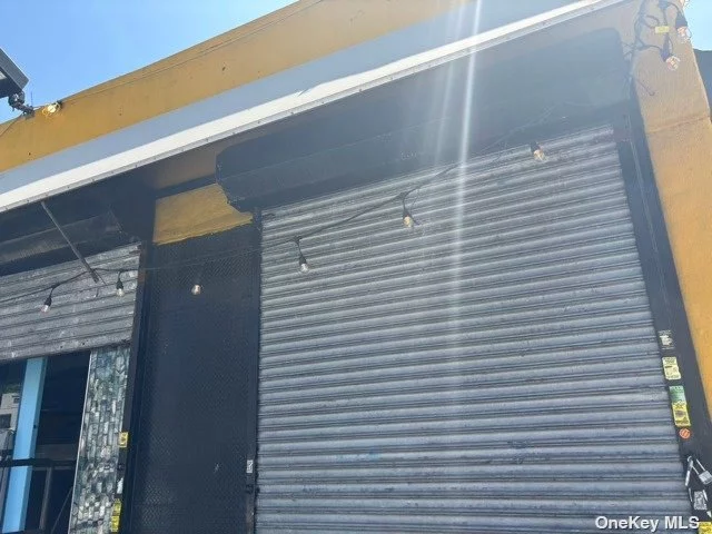 This consist of one building/reastaurant and 3 empty lots. Corner of Rockaway Ave and Atlantic Ave in Brooklyn  4 total lots. Corner building is currently a restaurant, can build over 27808 sqft High traffic area.