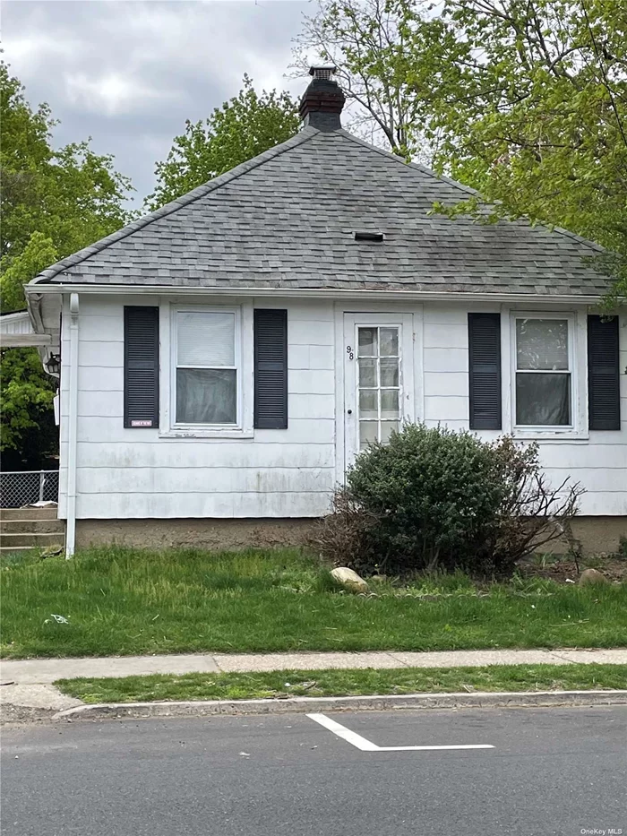 Unique Investment Opportunity In the Heart Of Great Neck. 2 Bedrooms, 1 Full Bath and Full Basement. House sold AS IS, Needs TLC.