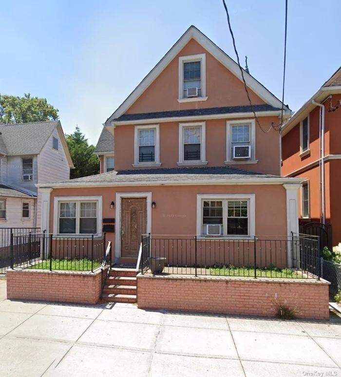 Large Renovated 2 Family Home in WHITESTONE. A Duplex (2nd & 3rd Floor) 3 Bedroom, 1 Full Bath, Eat-In-Kitchen, Living Room and a Play Area OVER (1st Floor) 2 Bedroom, 1 Full Bath, Eat-In-Kitchen, Living Floor and a Den. 3.5 Car Garage with a Large Loft Above. Lot Size 42x100.
