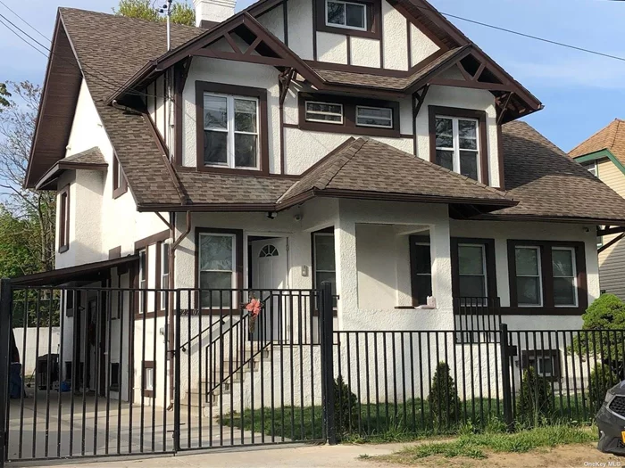 Large Beautiful 1st Floor dwelling with Gorgeous Newly Renovated Bathroom along with Newly Installed Granite Counter tops in the Kitchen. Close to Public Transportation, Schools and Shopping.