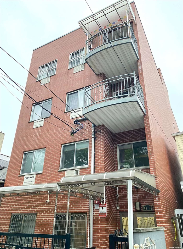 Great Location. This beautiful condominium has 2 bedroom and 1 1/2 bath plus a private terrace. Hardwood flooring. Washer and Dryer in unit. Close to #7 train station and bus stops. Convenience to all.