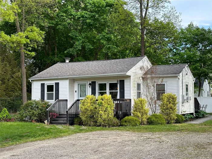 Why Rent When You Could Own this Affordable Cozy 1-2 Bedroom, 1 Full Bath with Low Low Taxes and lots of privacy. Close to all and Sachem School District!