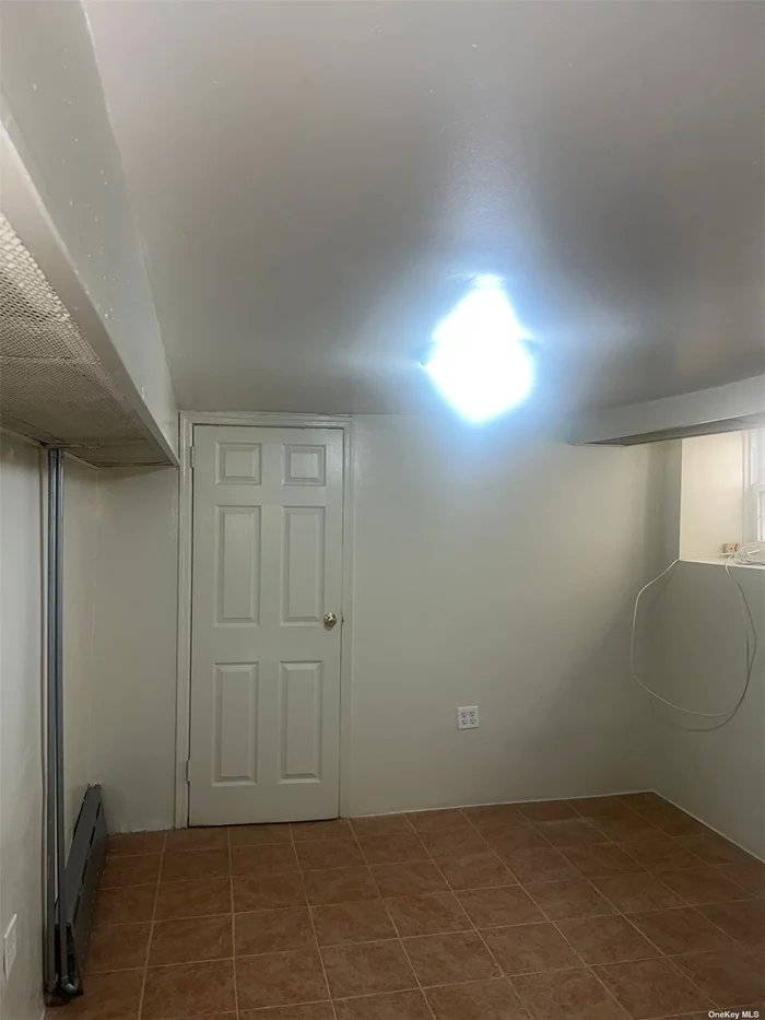 Large 1 bedroom apartment. Freshly painted. Near all