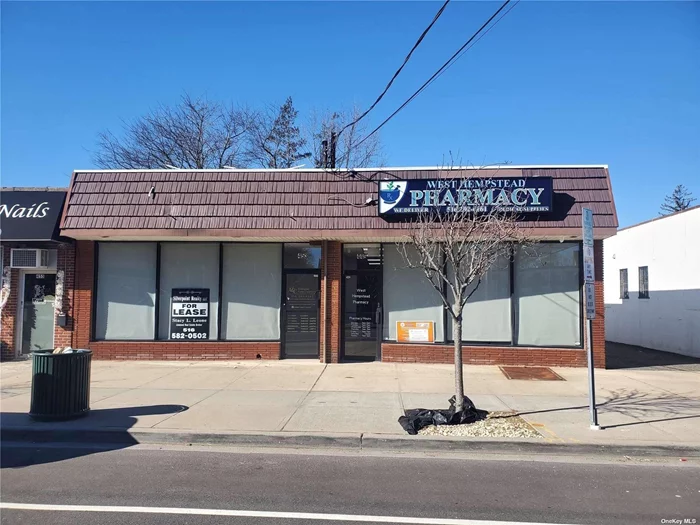Renovated retail storefront located in the heart of West Hempstead, egress and parking.