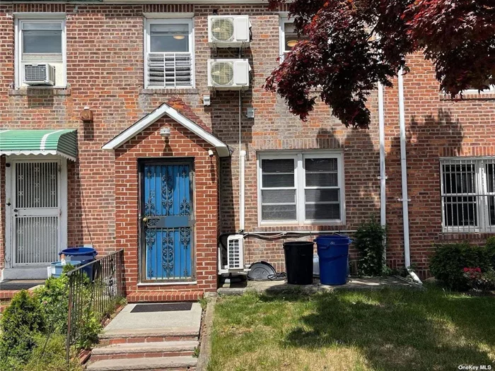 An updated 3 bedrooms, 3 full baths townhouse with a modern kitchen, 5 split A/C, hardwood floors throughout, finished basement with laundry, utility room with a new boiler and southern exposure. The property is close to good schools, the highway,  public transportation (Q16, Q76, QM20 to Midtown). This is a desired location within Whitestone that is close to parks, a golf course and shopping near Bay Terrace and more. Must See!