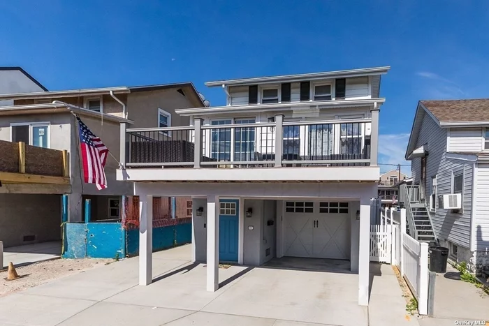 Come live at the beach this Fall! Whole house winter rental starting Sept 3rd in the West End of LB. 3 bedrooms 2 full baths, open floor plan, garage, driveway, and laundry.  Enjoy the ocean breezes from 2 large decks. Wifi Included.