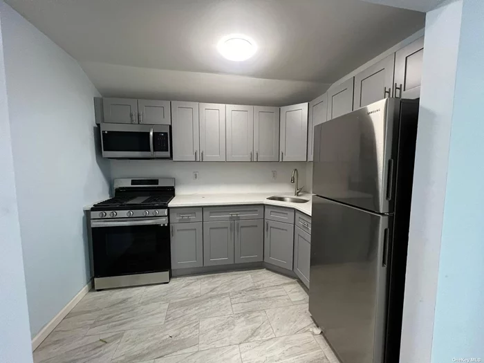 Fully renovated 5 bedroom apartment. One full bath, top floor, private balcony, Nice size bedrooms, lots of closets. walking distance to Subway line 2 and 5 .