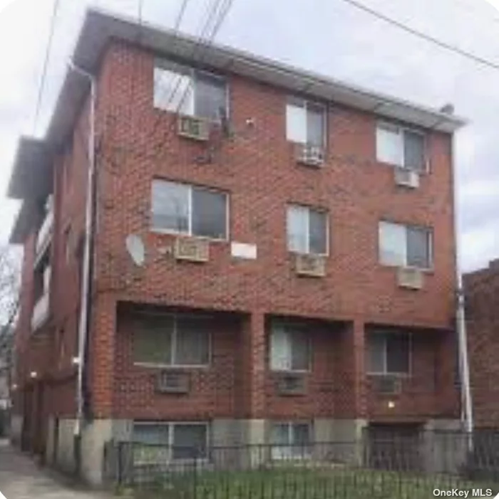 Great Location, Det Brick 6 Family, Free Market, 100% occupancy. Tenants pay own Utilities,  6 two-bedroom, Each apartment around 800 square foot. 3 Parking spaces and 1 Garage.Finished Basement with separate Entrance. Close to All