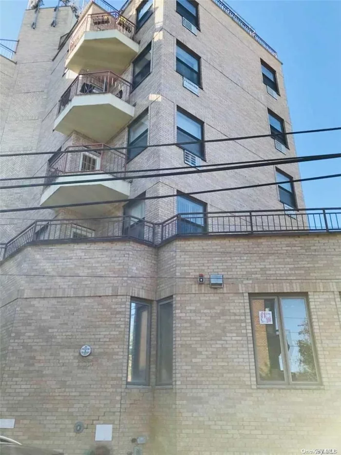 Young Condo Just Built On 2008, Beautiful Unique 2Brs With 2 Full Baths And Balcony, Facing East South, Lr/Dr, Kit, Hardwood Floors, Plenty Of Windows With Natural Sunlight. Excellent Location And Renovated Diamond Condition, Close To Everything. Bus Q65, Q64, Must See...