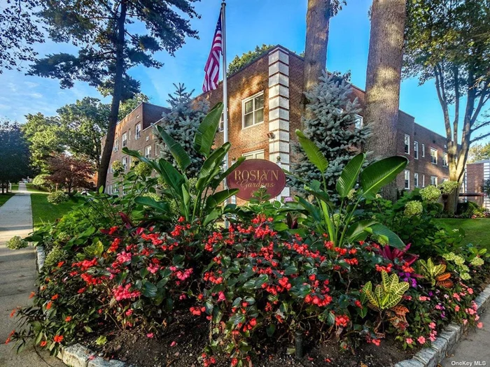 Welcome to this rarely available, sought after FIRST FLOOR corner unit. This exquisite move-in ready co-op features a fabulous new Kitchen with quartz counters, breakfast bar, bright and sunny Dining Room, Bedroom, new Bath and beautiful redone hardwood floors throughout. Nestled in a gorgeous landscaped cul-de-sac within Roslyn Gardens, this unit is perfectly situated to the on-site laundry and garbage facilities. This co-op is conveniently located near Roslyn LIRR, N23 Bus stop, major highways, restaurants and shopping. Heat is also included in HOA fee. Don&rsquo;t miss this opportunity to own this unit that includes strong management & financials.