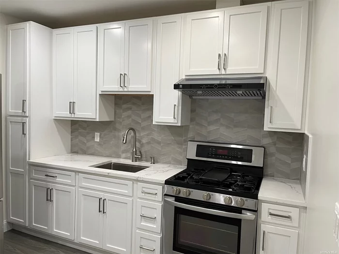 Newly Renovated Three Bedrooms and 2 Baths In The Heart of Forest Hills. Lots of sunlight and with South facing direction. Brand new ductless AC units and washer/dryer included in apartment. Excellent location and close to All!