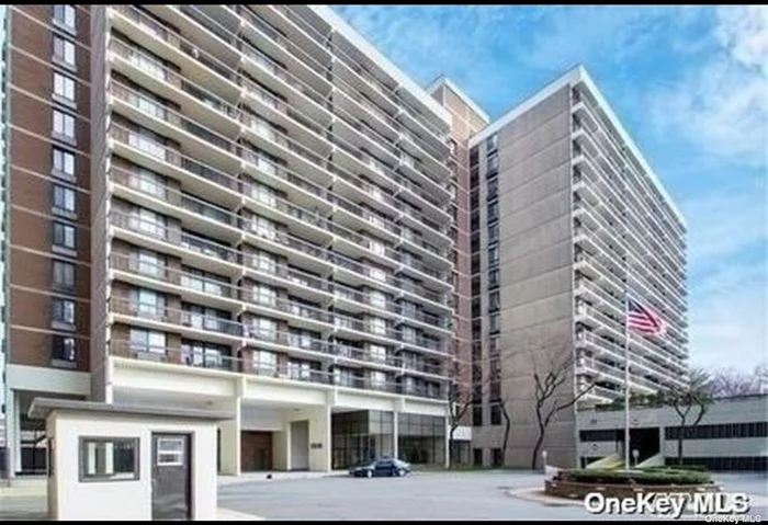 This is a beautiful 1-bedroom apartment in a luxury, full -service community development. It features large living room with dining area, large balcony and floor to ceiling windows. South exposure brings natural lights flow into the apartment. Laundry room on each floor. The building has 24 hours door-man, gym, swimming pool , BBQ are , and playground. It close to St. John&rsquo;s University, Queens College, major highways and JFK , LaGuardia airports, and much more. Pet friendly. One parking included. Tenant pays for own electricity only. Move -in date on July 1st.