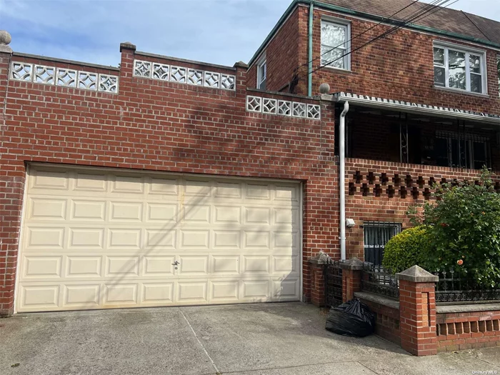 Huge 2 Dwelling Brick House, With 3 Bedrooms Over 3 Bedrooms And Finished Basement With High Ceiling. There Are 2 Large Car Garages. Possibility Of Extension Over The Garages. 0.9 Miles to L train (Dekalb Station).