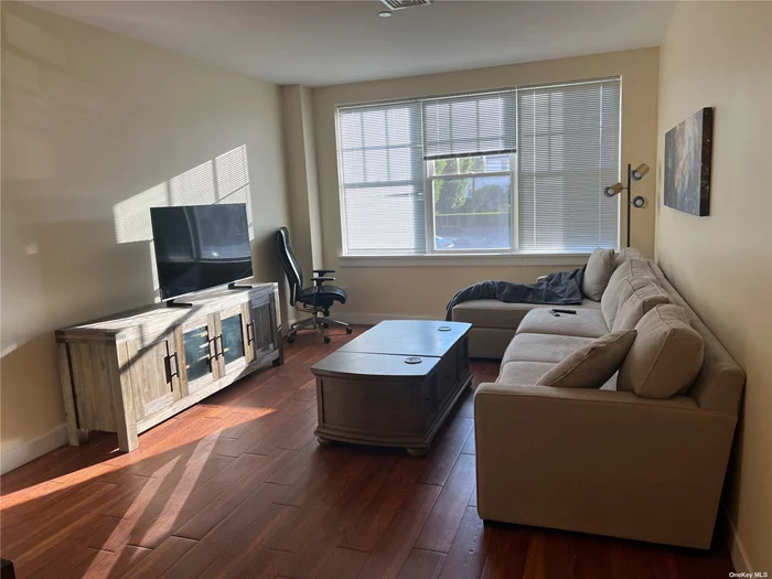 Immaculate Studio with a Room in the Heart of Huntington Village, Lvrm/Dnrm Combo, Kitchen, Pantry, Laundry in Unit, Street Parking, Hardwood Flrs, Central Air, Fenced Yard, Close to Shops, Railroad, & Transportation, Must See