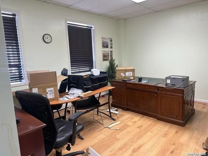 1, 430 Sq Ft, Office Space on 2nd Fl, including 1.5 Bath. With a private entrance, Great location for Office business or Nonprofit Organization. Great location on a busy St., A Cross St Brierley Park.
