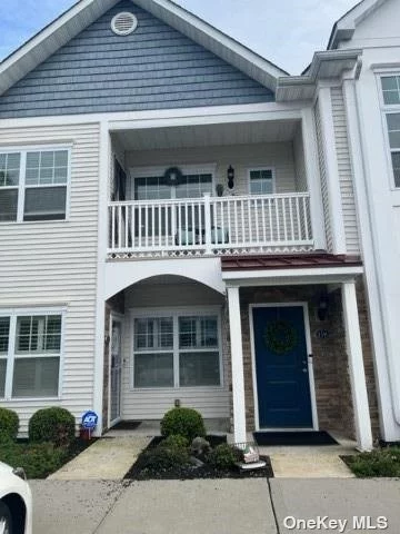WELCOME TO RIVERWALK. OPEN FLOOR PLAN LOTS OF SUNLIGHT. LIVINGROOM/DINNING, 2 BEDROOMS (MASTER WITH MASTER BATH) GUEST BATHROOM, EIK , LARGE LOFT, LARGE BALCONY, CAC, WALKING DISTANCE TO TOWN, RESTAURANTS, BEACHES AND LIRR, LOW TAXES AND COMMON CHARGES, MINT+ CONDITION