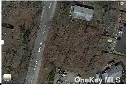 RAW LAND, 48X100 LOCATED BETWEEN 9 THORNWOOD AND 11 THORNWOOD. SORRY NO SURVEY AVAILABLE. OWNER WILL NOT SELL SUBJECT TO...PRICED FOR QUICK SALE!