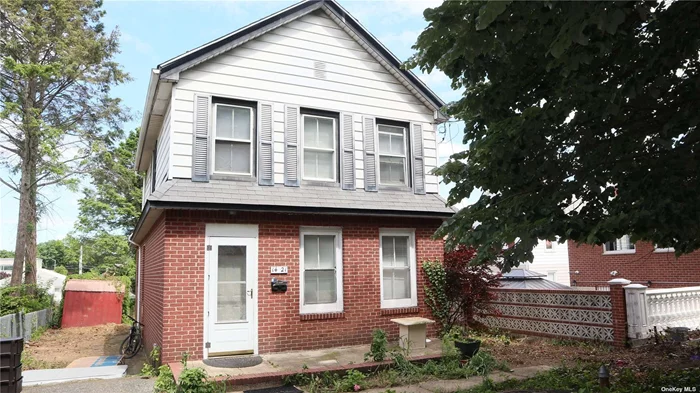 Great opportunity to rebuild/expand on oversized 41.5x125 property 5188 sqft with R2A zoning ! Prime Whitestone Location close to bus stop & shops. School Dist #25 ps79 & Is185 school.