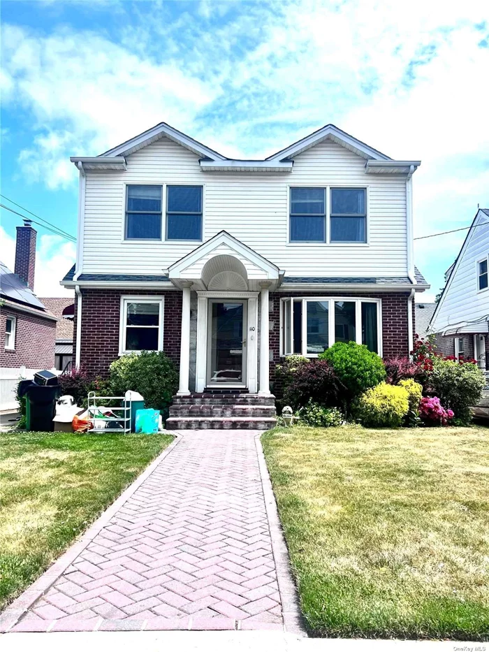 Great opportunity to rent this legal detached one family house, 4 bedrooms and 2 bathrooms, plenty of sunshine indoor, 2 family rooms in the first floor, and 2 bedrooms in the second floor, finished basement with wet bar and laundry room, spacious driveway can park multiple cars, beautiful backyard, must see.