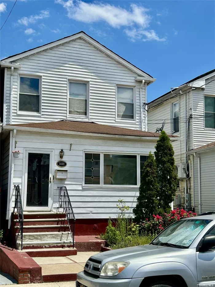MUST SEE $$$ HUGE 2 Family Home with semi- finish Bsmt - det 1 Car garage - 3 over 4 BEdrm - Bsmt with PVT entrance- Great potential - ON a Quiet residential Street - near shopping and transportation *** DONT MISS OUT!!!