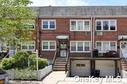 1st Floor Two Large Bedrooms Apartment In Whitestone, Formal Kitchen, Huge Living Room, Lots Storage &closets Hardwood Floors, Close To Whitestone All Shopping, Parks, Super Convenience . Close to Express Bus . Include Heat and Hot water.