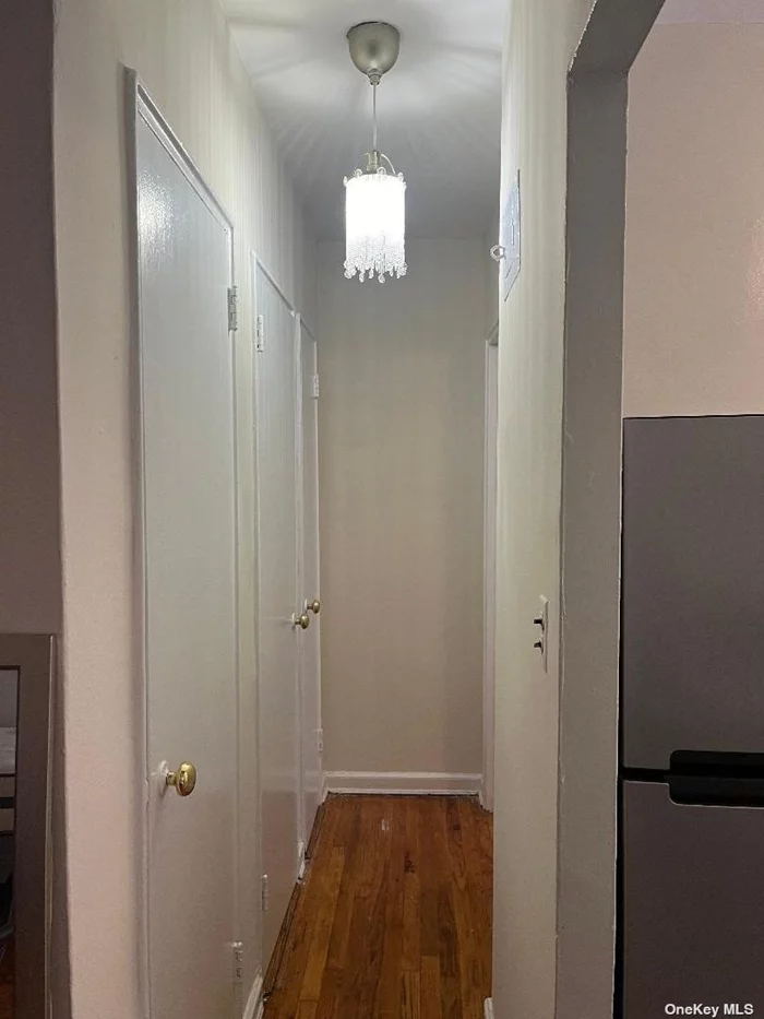 Great location in Forest Hills. This unit is a spacious studio with a kitchen and full bathroom. Great closet space. Building amenities include 24 hour doorman, gym, playroom and laundry room. Pets allowed. 1 block from the R/M train. Close to restaurants , shops and park.
