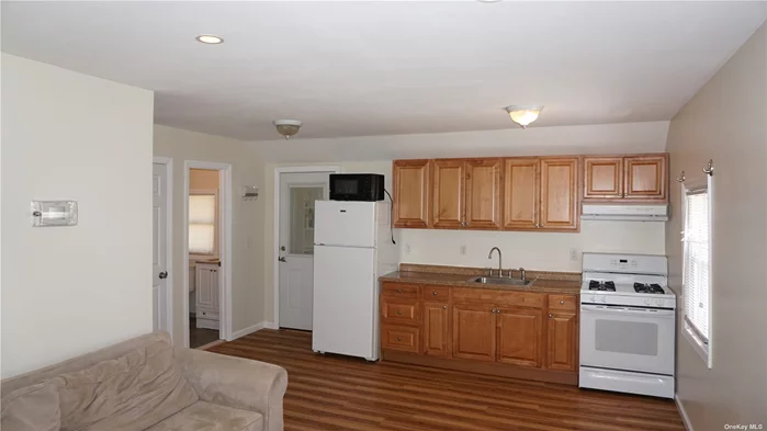 Fantastic opportunity to move into the heart of Huntington! This newly updated sprawling 1 bedroom apartment has it all- Ample closet space, a KING SIZED bedroom and a newly updated Eat-In-Kitchen are just a few of the features you&rsquo;ll enjoy. 3 minutes by car to the Village and less than 10 to the Walt Whitman Mall, this spot is a commuters dream! Tenant will have two designated off-street parking spots. 5-minutes to the LIRR. Landlord pays heat and hot water, tenant pays electric.
