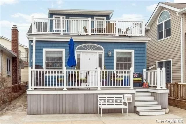 :: Whole House Off-Season Available Sept 15 or Oct 1 2024-May 31 2025.Excellent Condition Ocean View West End 2 Bdrm, 2 Full Baths On Wide Beach Block. Kit Features, S.S. Appl & Granite Countertops. The First Floor Has 9 Ft Ceilings, Recessed Lighting & hardwood floors. French Doors off large Master Leading To Ocean View From Private Deck. Washer/Dryer. Fully Furnished. No pets, please!