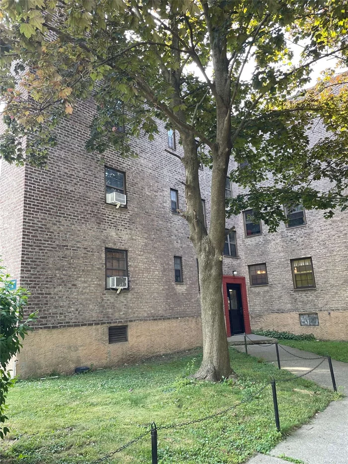 ****Welcome to best location in Kew garden hill close to main street. Co-op for Sale, corner unit with windows in bathroom and kitchen, 1 Bedroom 1 living room, low maintenance and included heat, water and hot water. close to all, transportation, shop and restaurant***