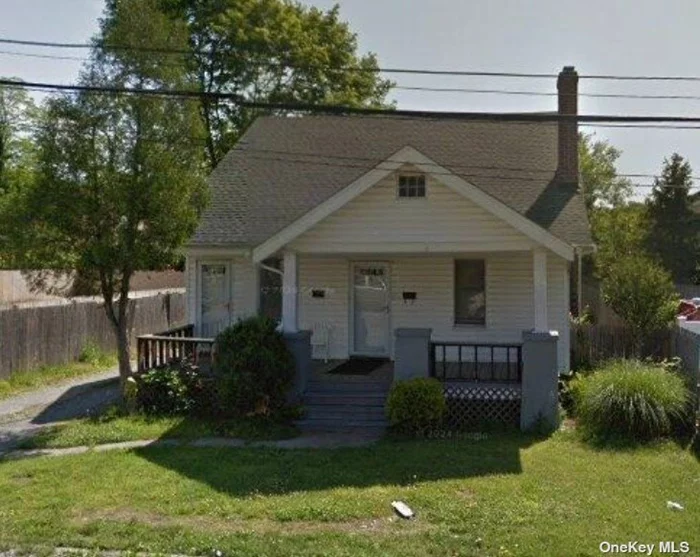 Builders & Investors!!! Property at one time was 2 separate lots #4 and #6 each 50&rsquo; x 115&rsquo;. They were combined into one parcel #6 a few years ago. Taxes reflect #6 combined parcels at $9, 953.50. Possible Sub-division once again. The house if owner occupied has potential to obtain a Legal Accessory Apartment Permit. Currently has a Rental Permit for a One Family with rent of $4, 000 per month.