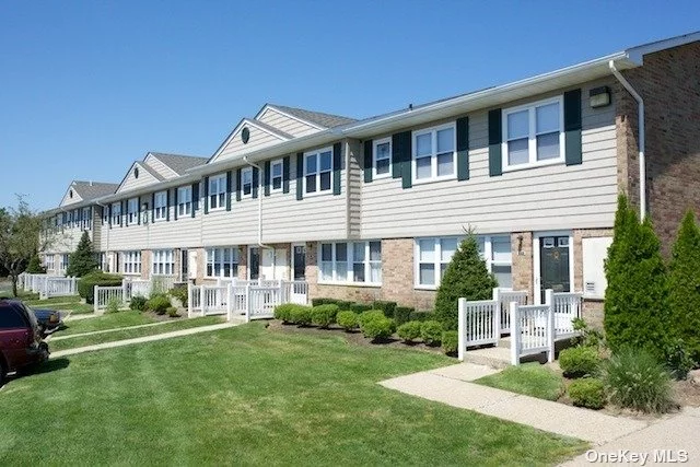 *Ask About Our Rent Specials*. Restrictions Apply*  Centrally located at the crossroads of Long Island&rsquo;s North and South Forks at Route 58 near many east end landmarks. Visit farms, wineries and the Peconic Bay and downtown Riverhead shopping village. Long Island Expressway Exit 72. &nbsp;&nbsp;