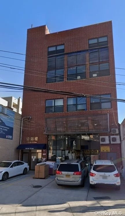 Flushing prime location office for lease. 1, 150 SF ideal for variety of professions. Conveniently located one and a half block from College Point Blvd. The entire third floor of the new elevator building is for rent. It has large windows in front and back. It will be delivered vacant by the end of August.